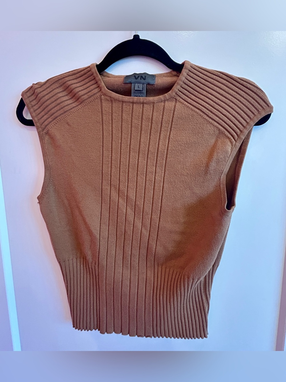 VN Sleeveless Ribbed Knit Top (Brown)